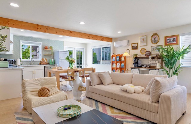 2 King Modern Suite w/AC and Fenced Yard