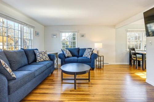 2 Mi to Main St Falmouth Cape Cod Home