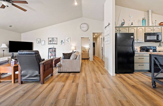 2 minutes to the beach!