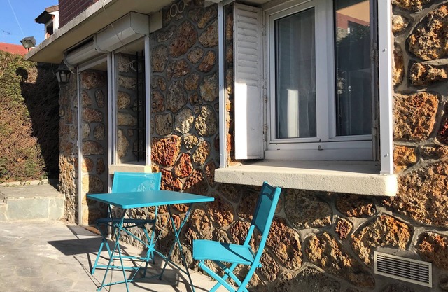 2-room apartment in quiet neighborhood