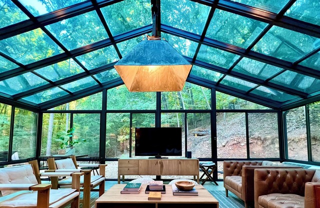 2 Stylish Cabins, 1 Stunning Property, 6 Guests