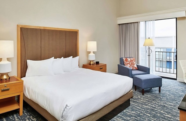 2 Units | Golden Gate Getaway near Berkeley Marina | Poolside & Pet Friendly