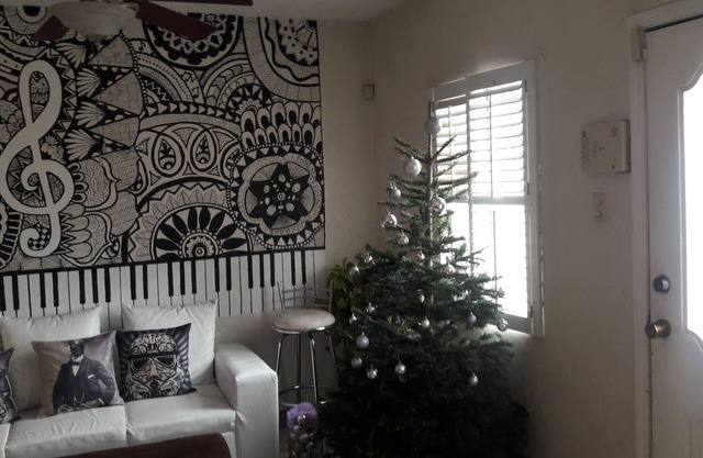 2 USA CONSULATE HAKAL HOUSE Room for 2