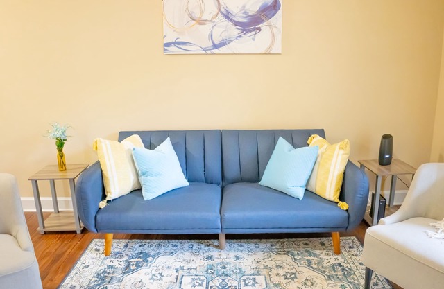 20 min from Kevin Hart! (5/17 GSO Coliseum)