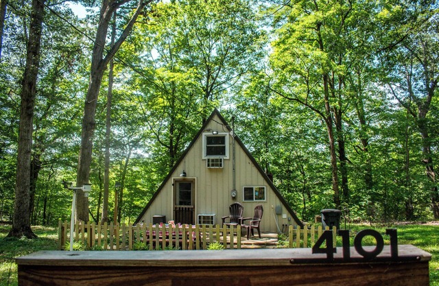 20% Winter Special: A-Frame; Seclusion; Woods; Wildlife; Tree-top deck.