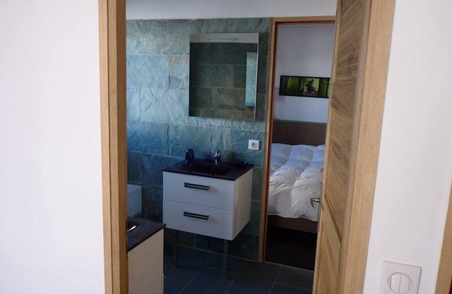 200m from ski slopes, 3rd floor, balcony, parking, tv, 76m², Isola 2000