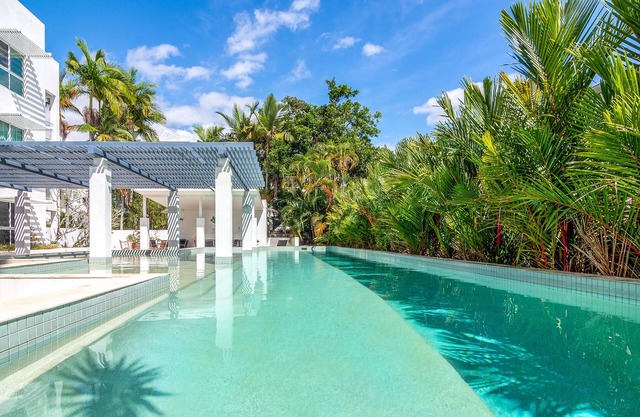 201 Lake Street Apartments