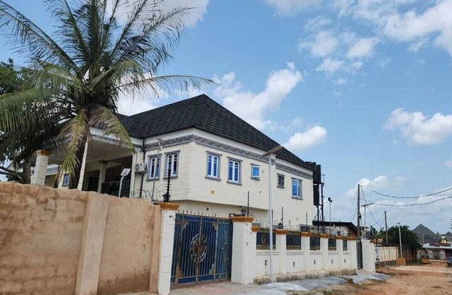 2025-Built Lavish 3BR Gated Suite in Etete GRA Benin City—24/7 Power & Security!