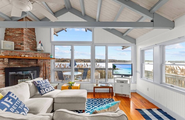 2025 Foremast: Charming Cottage w/Panoramic Town Cove Views, Pet Friendly!