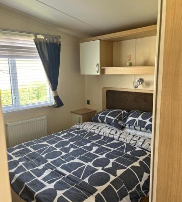 21 Riverview, Allhallows