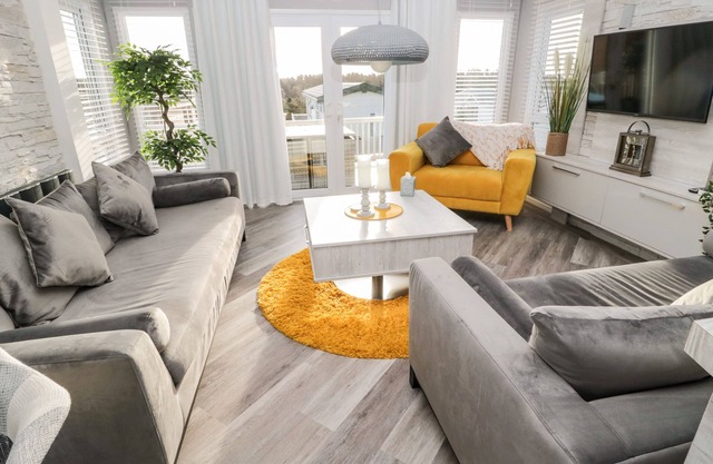 23 VALLEY VIEW, pet friendly in Felton