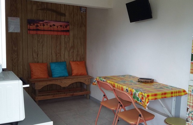 25m2 studio - 3 people