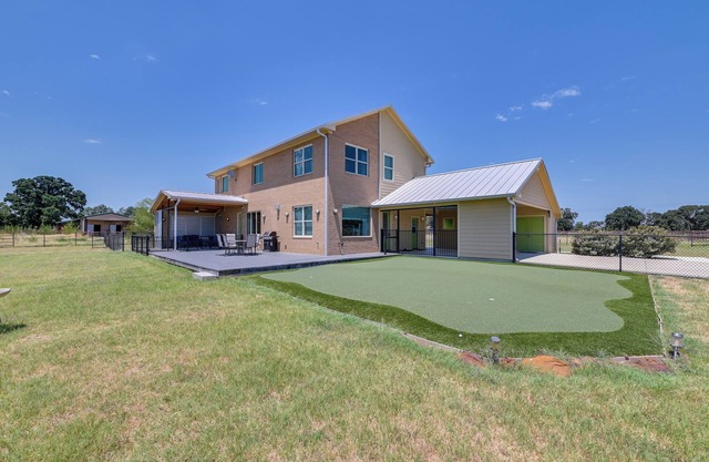 26-Acre Pilot Point Ranch Home w/Pool & Mini Golf