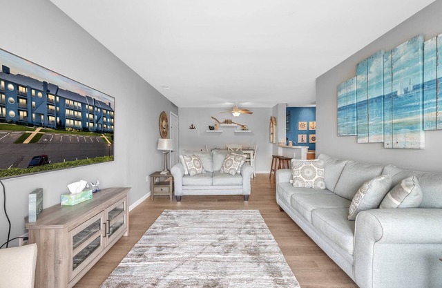 2Bd/1Ba, Lake/Riverview Condo; discounts for longer stays