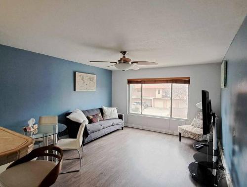 2bdr Bluff Heights Condo walking distance to beach