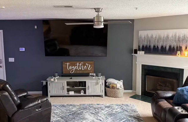 2Bedroom, 2Bathroom Condo Prime Location