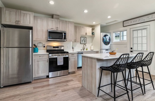 2Br/1Ba cozy home in downtown Lynden