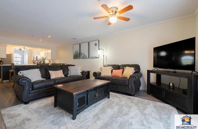 2BR Condo Close to the Strip - Stairs Required - 2 Pools - FREE TICKETS INCLUDED - FHC-3