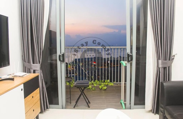 2BR Harbourbay Residence 1609 Marriott and Sea View