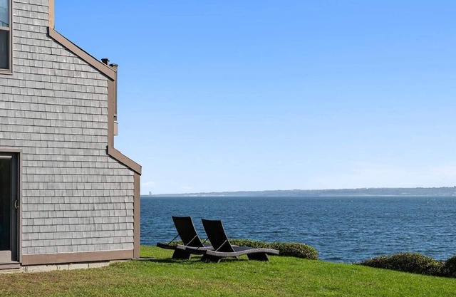 2br Unit Tranquil Retreat on Conanicut Island