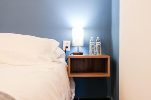 2BR1BA Office No Car Needed