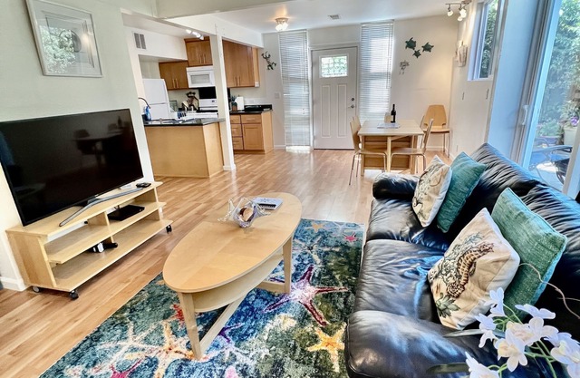 2nd row, Next to Beachgate path - 4min walk to the sand - Aquarium & Park Passes