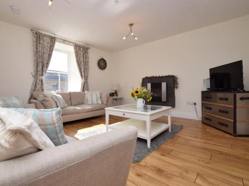 3 Bed in Bamburgh 76672