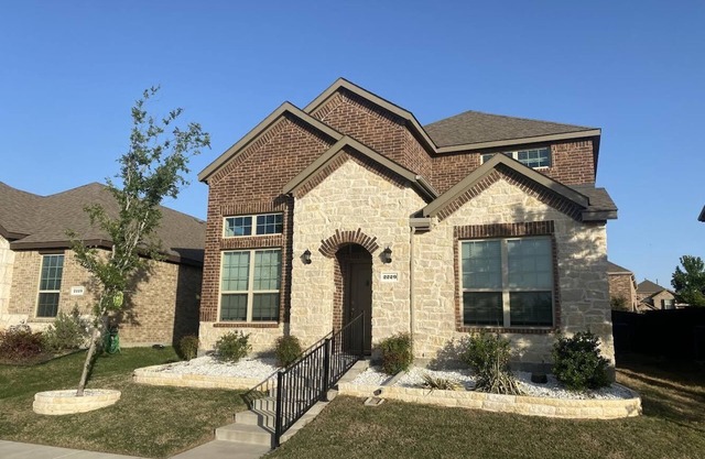 3 bedroom & 2.5 bath home Duplex Home