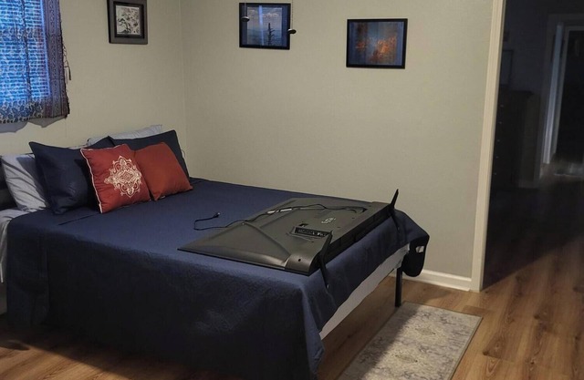 3 bedroom 2 bath Musicians Village Flat