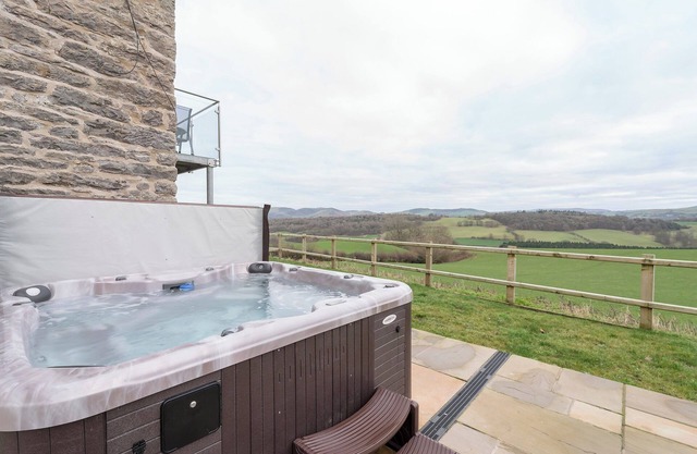 3 bedroom accommodation in Pwllglas, near Ruthin