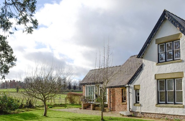 3 bedroom accommodation in Cefn, near St Asaph