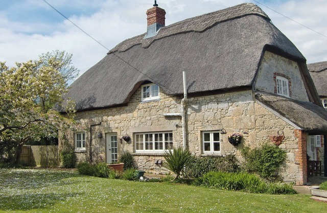 3 bedroom accommodation in Wellow, near Yarmouth