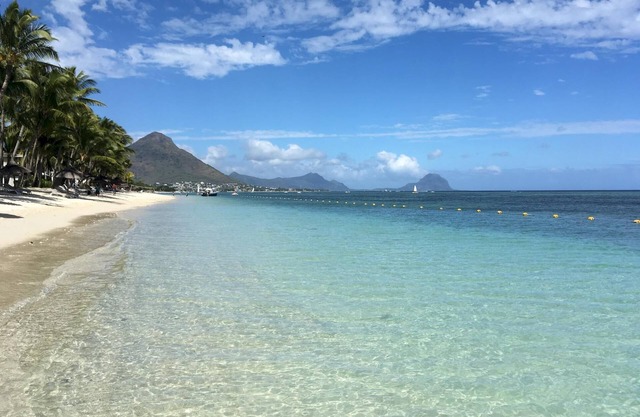3-bedroom Duplex Seaview Beach Access Flic en Flac