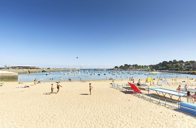 3 bedroom house 5 minutes from the sea, the port and the beach