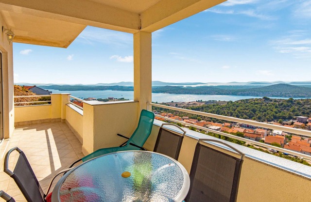 3 bedroom lovely apartment in Sibenik