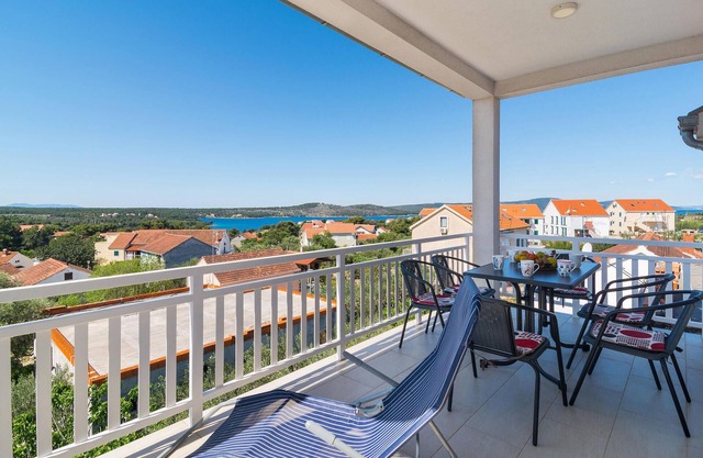 3 bedroom nice apartment in Milna