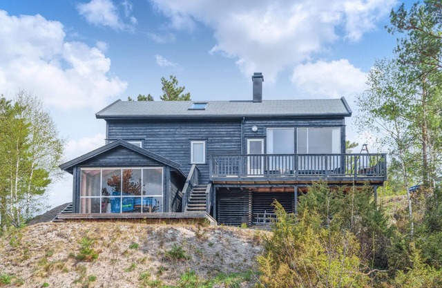 3 bedroom nice home in Mykland