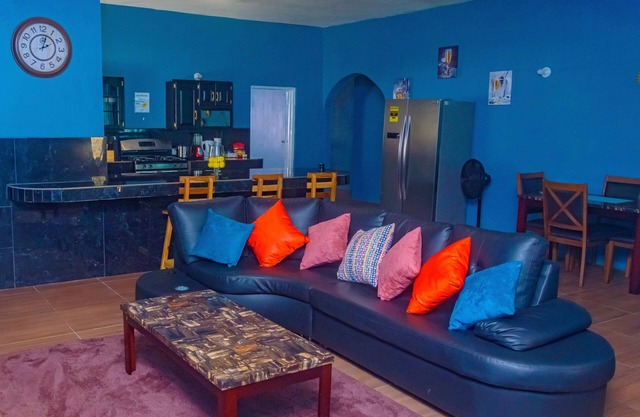 3 bedroom paradise with free airport transfers