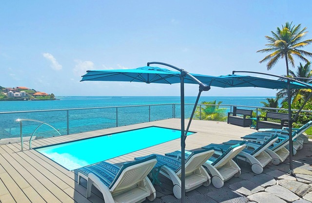 3-bedroom villa with waterfront pool and private pontoon