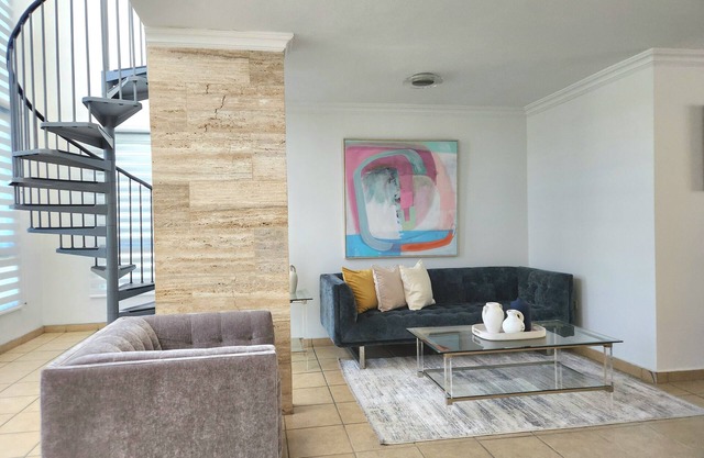 3 BR/WIFI PENTHOUSE/BEACH AND POOLS IN AQUATIKA