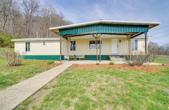 3 Mi to Caesars Casino: Indiana Retreat w/Patio!