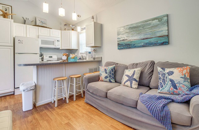 3 Mi to ICW: Coastal Carolina Home w/Pool Access