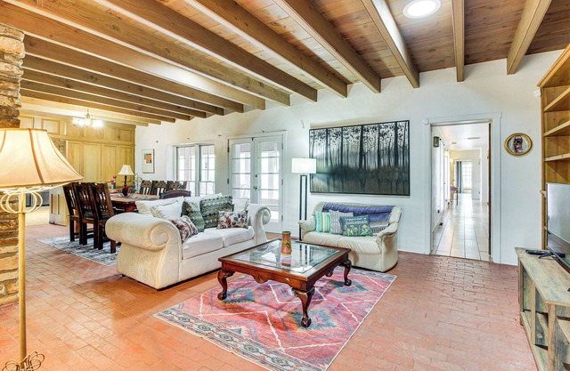 3 Mi to Zoo & Garden: ABQ Home w/Heated Pool!