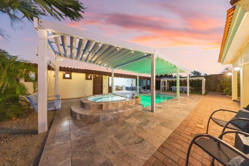 3 Min To Beach W Pool, Jacuzzi & Gym By Top Tier