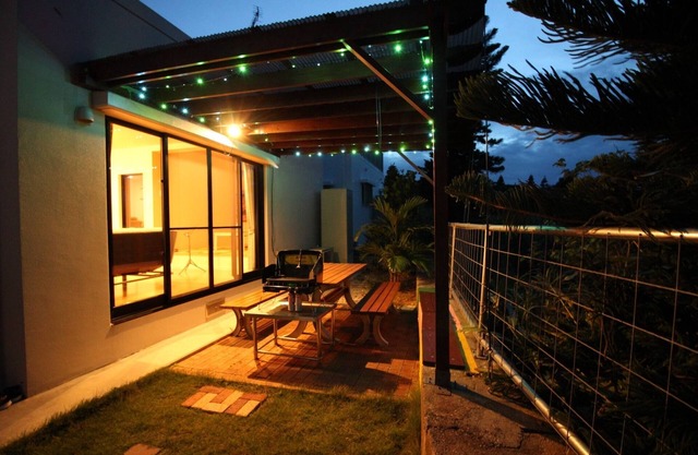 3 minutes walk to the littleknown resort Iyashino /Nago Okinawa