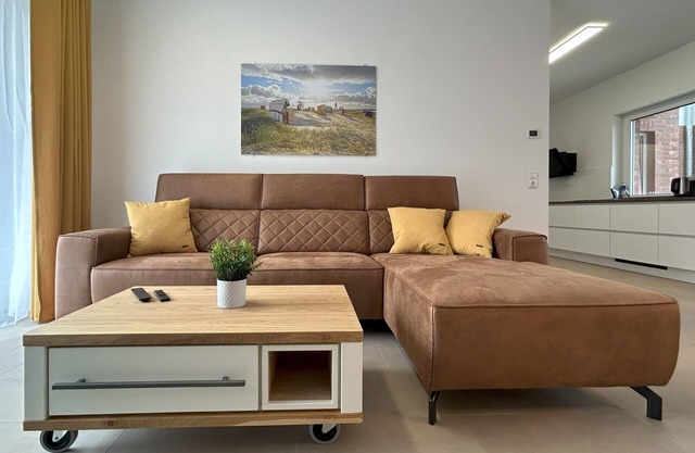 3-room apartment, 200 m to the sandy beach, new building 2025, free WiFi, 3x TV
