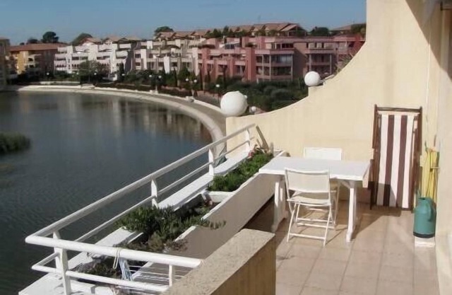 3-star accommodation on lake not overlooked. Absolute rest and comfort.