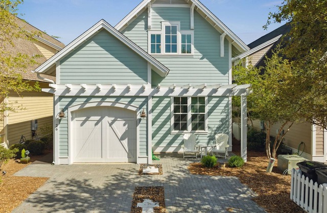 30A Beach House - Beach, Pool, Family Fav - 4 Bikes and Free Golf Daily Incl