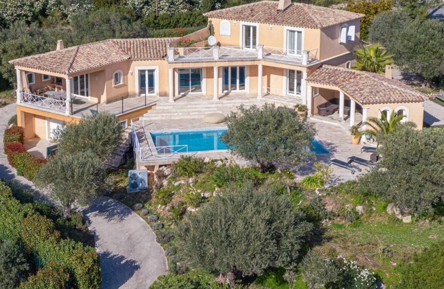 350 m² house with 10 beds and beautiful sea view