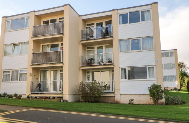 36 DEVONDALE COURT, pet friendly in Dawlish Warren